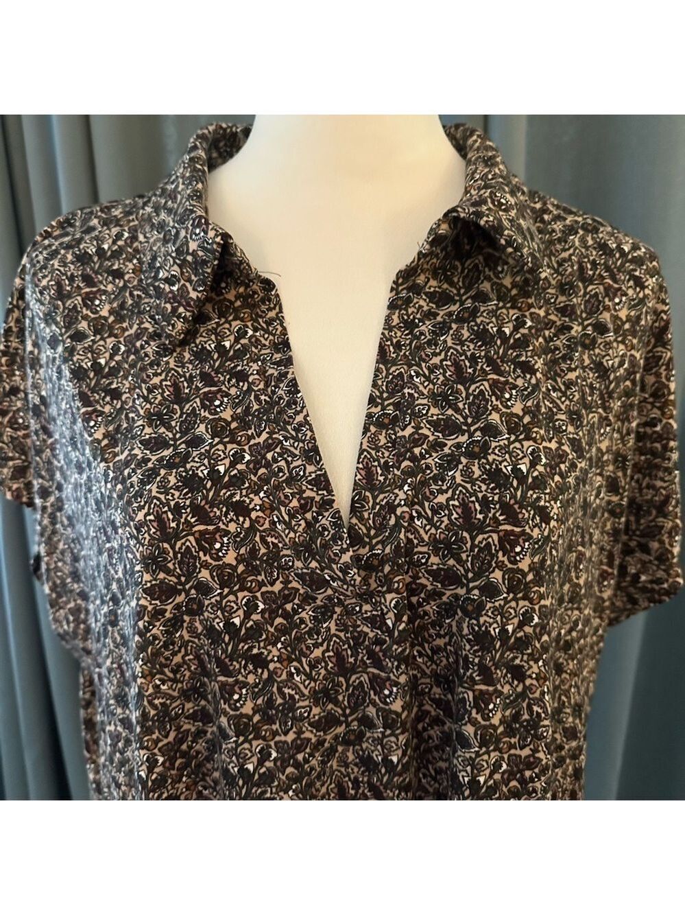 Vince Camuto Bobeau Brown Floral Sleeveless top with capped sleeves Sz 1X